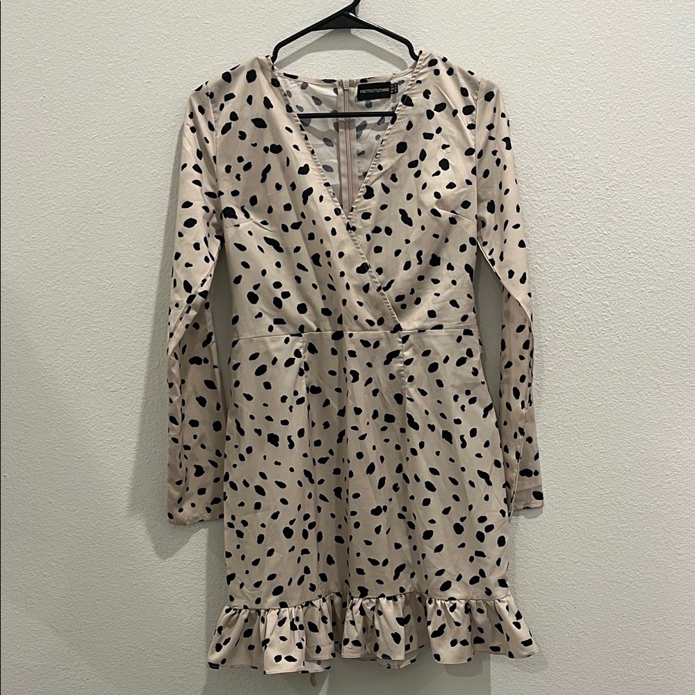 PrettyLittleThing Black and Cream Long Sleeve Dress